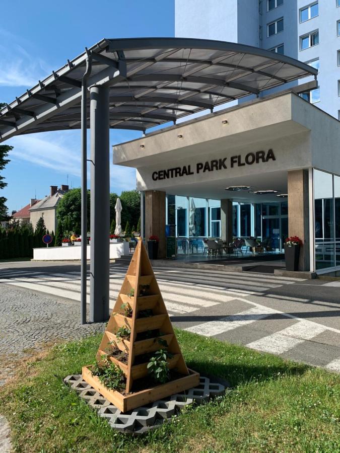 Central Park Flora Όλομουτς Εξωτερικό φωτογραφία